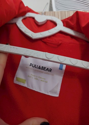 Kırmızı Kapüşonlu Kadın Şişme Mont - Görsel 4