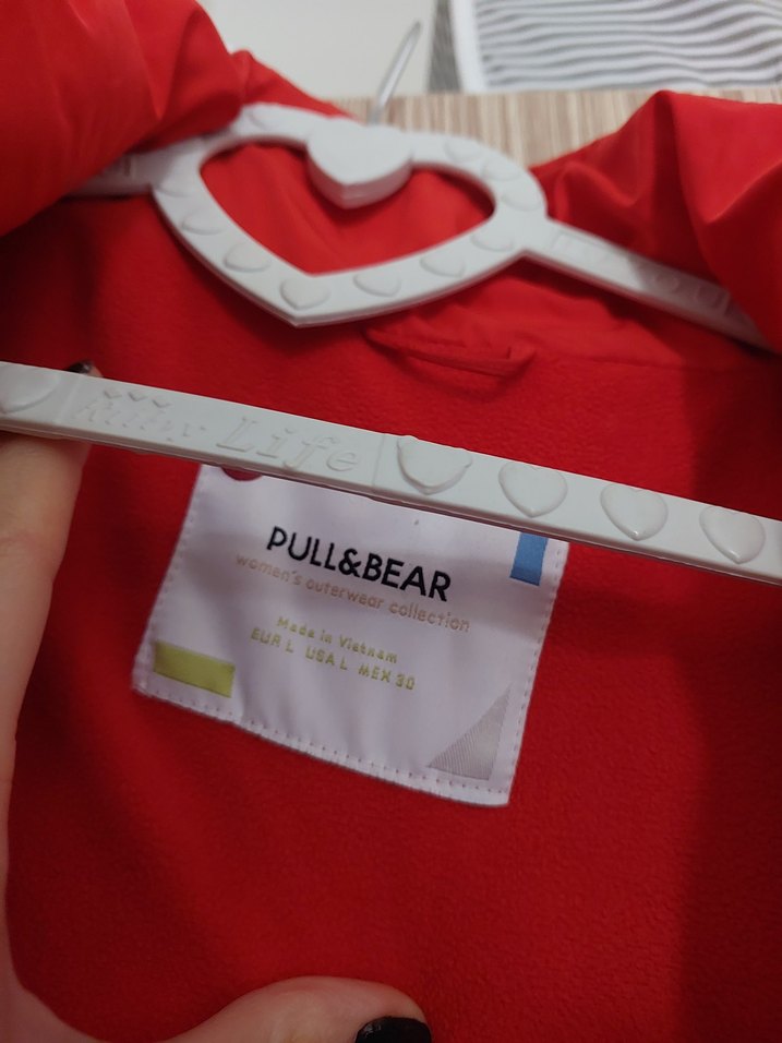 Kırmızı Kapüşonlu Kadın Şişme Mont - Görsel 4