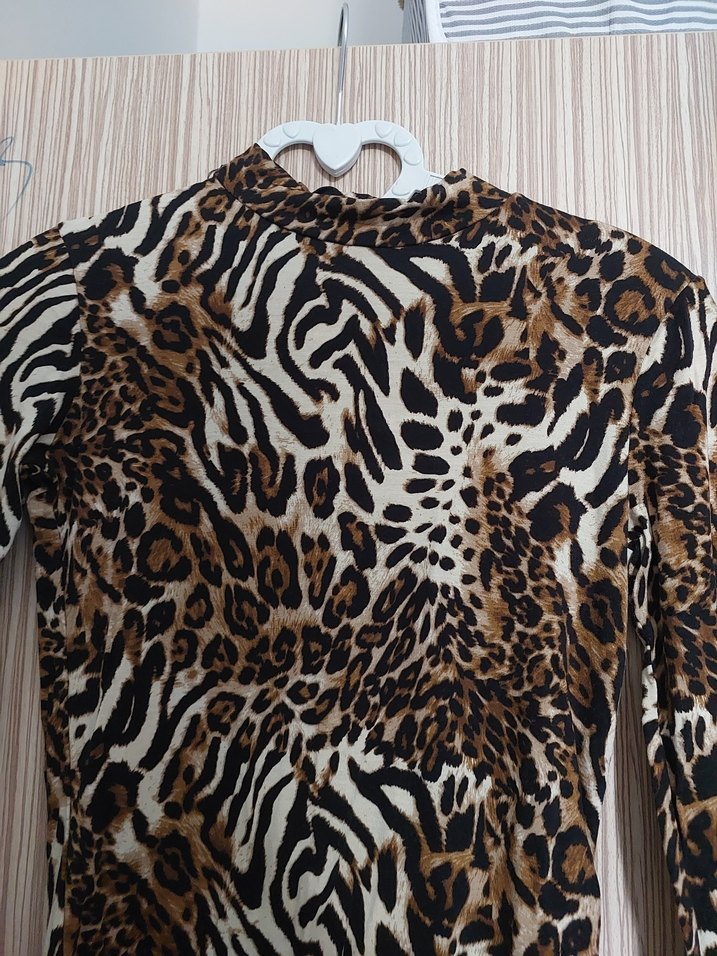 Leopar Desenli Kadın Bluz - Görsel 3