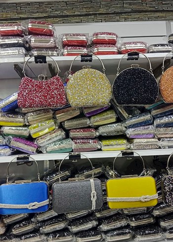 Beden Siyah Parlak Pul Payetli Desenli Kadın Çanta