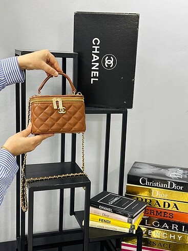 Chanel makyaj çantası