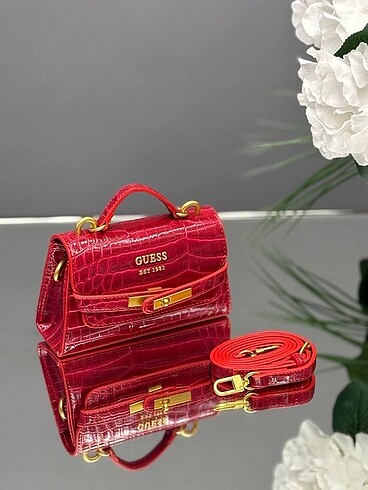 Guess mini askılı çanta