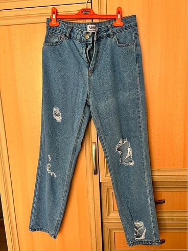 Kadin mom jeans