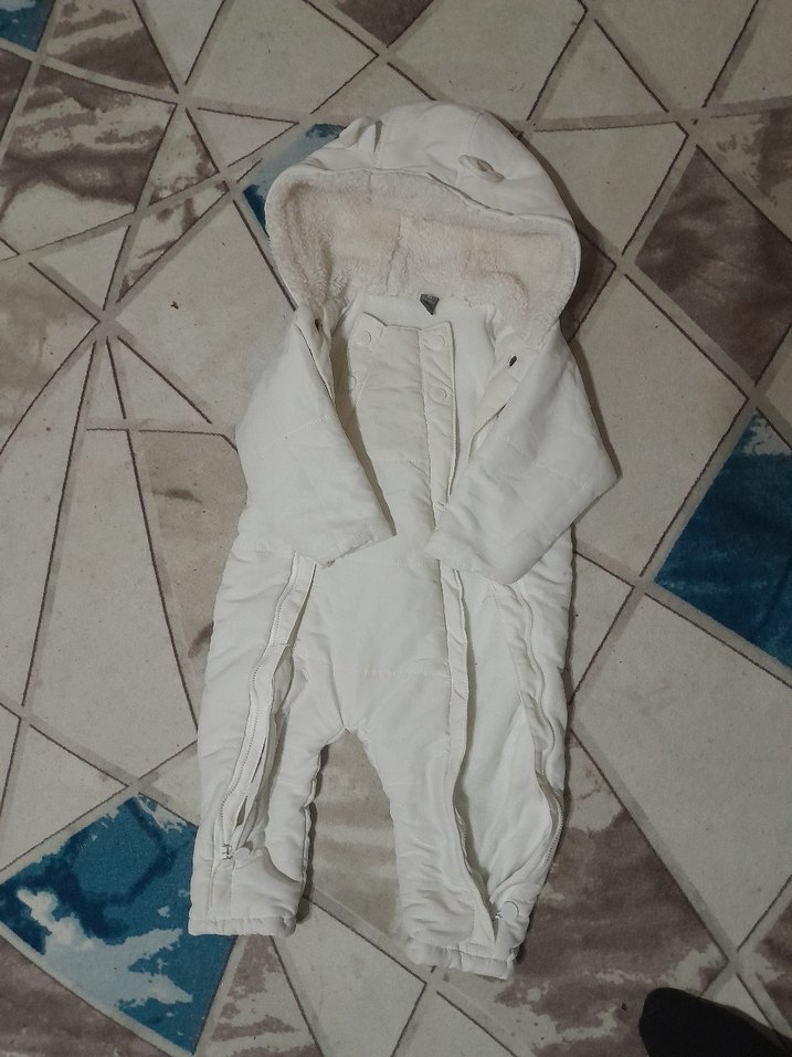 Kapüşonlu Beyaz Bebek Tulumu - Görsel 3