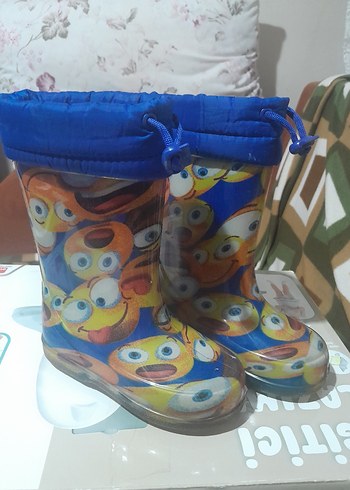 Erkek Çocuk Renkli Bağcıklı Yağmur Çizmesi - Görsel 2