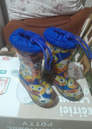 Erkek Çocuk Renkli Bağcıklı Yağmur Çizmesi - Görsel 3