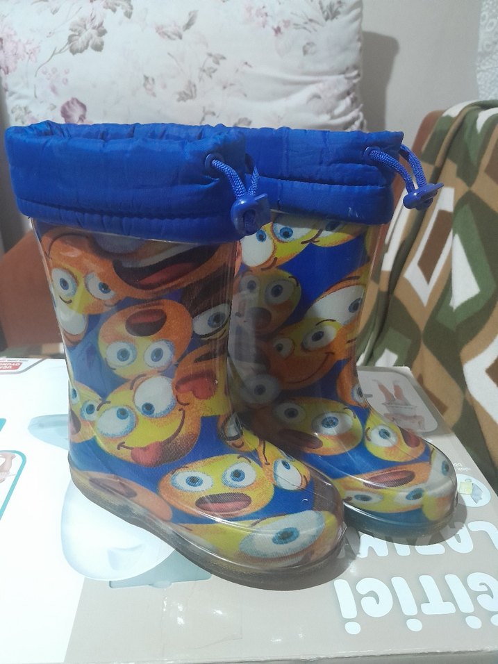 Erkek Çocuk Renkli Bağcıklı Yağmur Çizmesi - Görsel 2