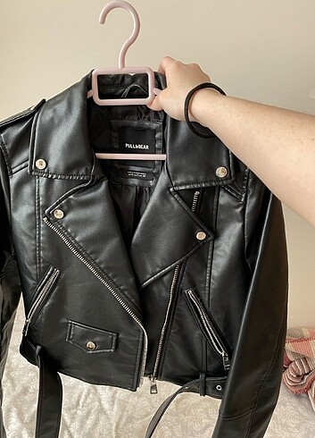 m Beden siyah Renk PULL & BEAR SİYAH DERİ CEKET