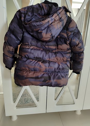 Erkek Çocuk Kamuflaj Desenli Kemerli Mont