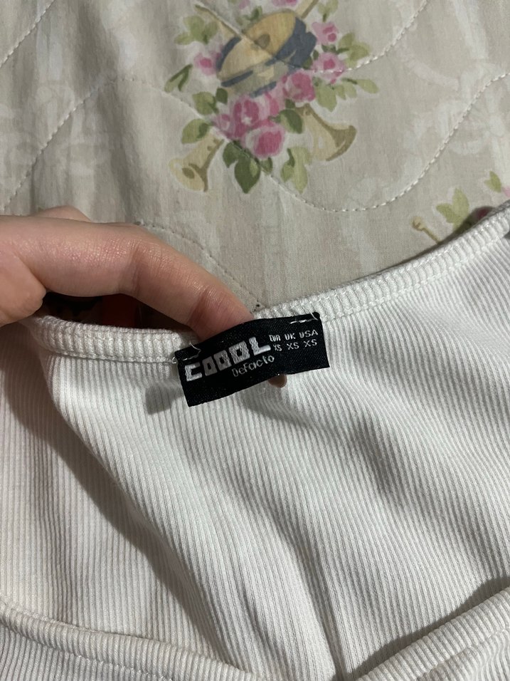 Pamuklu V Yakalı Kısa Kollu Kadın Bluz - Görsel 4