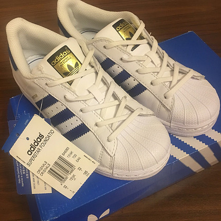 Sıfır kutusunda Adidas Superstar 32 numara