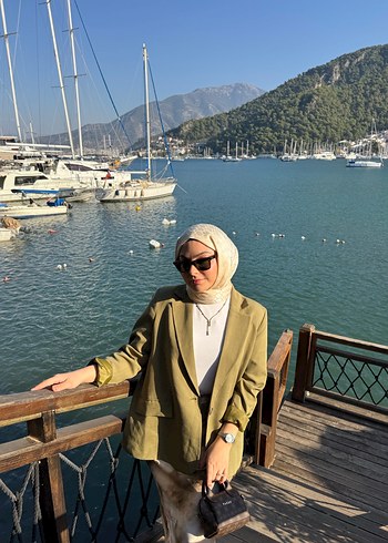 xl Beden haki Renk Düğmeli Haki Kadın Blazer Ceket ve etek takım olarak satılıktır