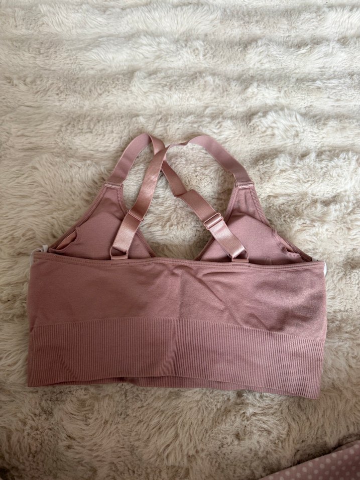 H&M Dikişsiz Sporcu Sütyeni - Görsel 4