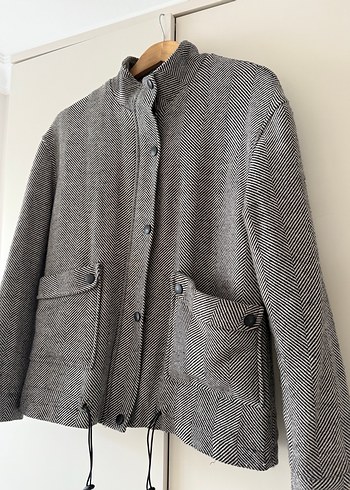 Siyah Astarlı Cepli Kaşe Mont - Görsel 3