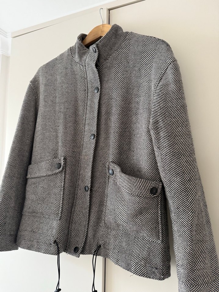 Siyah Astarlı Cepli Kaşe Mont - Görsel 3