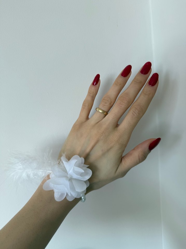 Beyaz tüylü incili Nedime bileklik - Görsel 3