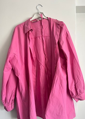 Pembe kalp kemerli gömlek