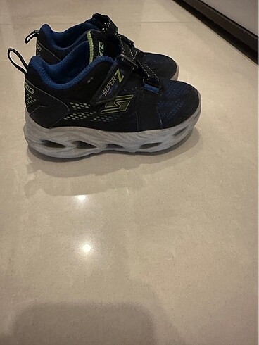 25 Beden Skechers spor ayakkabı