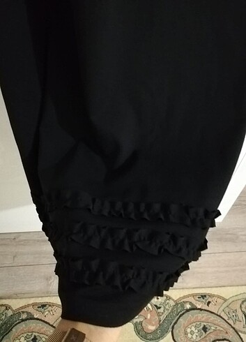 42 Beden Fırfırlı Uzun Siyah Elbise