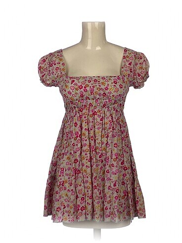 PreLoved Kısa Elbise %70 İndirimli.