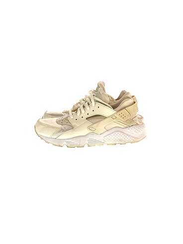 Nike Spor Ayakkabı %70 İndirimli.