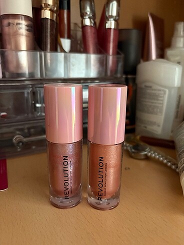 Revolution Shımmer Bomb Gloss