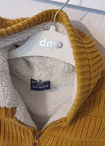 LC Waikiki 7 yaş örme içi peluş yelek