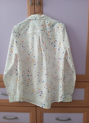 Kadın desenli beyaz gömlek - Görsel 3