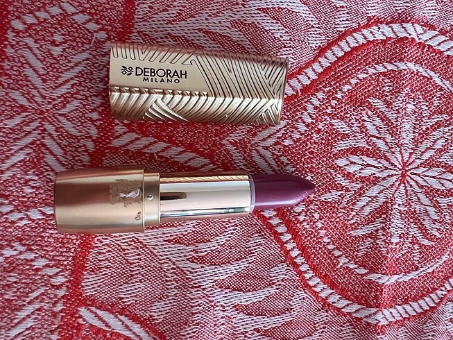 Deborah Milano Deborah milano red ruj