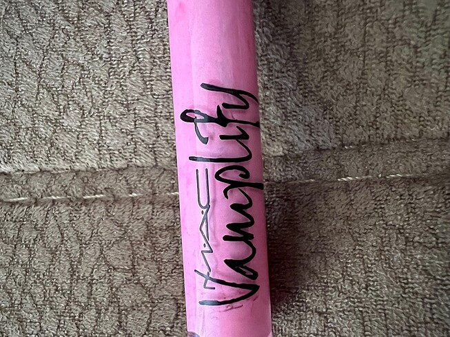 MAC Açık pembe ruj