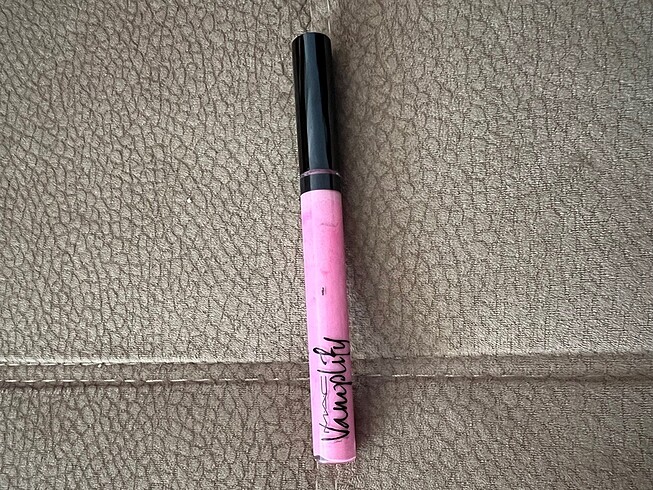 Açık pembe ruj