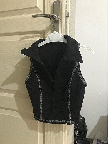 m Beden Siyah önü fermuarlı crop