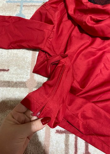 Kırmızı Kapüşonlu kadın Rüzgarlık Mont - Görsel 2
