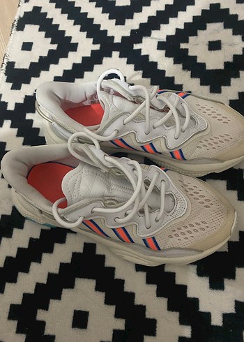 Adidas Beyaz Bağcıklı Kadın Spor Ayakkabı orjinal