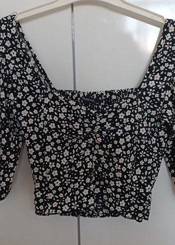 s Beden siyah Renk Siyah Çiçek Desenli Crop Bluz