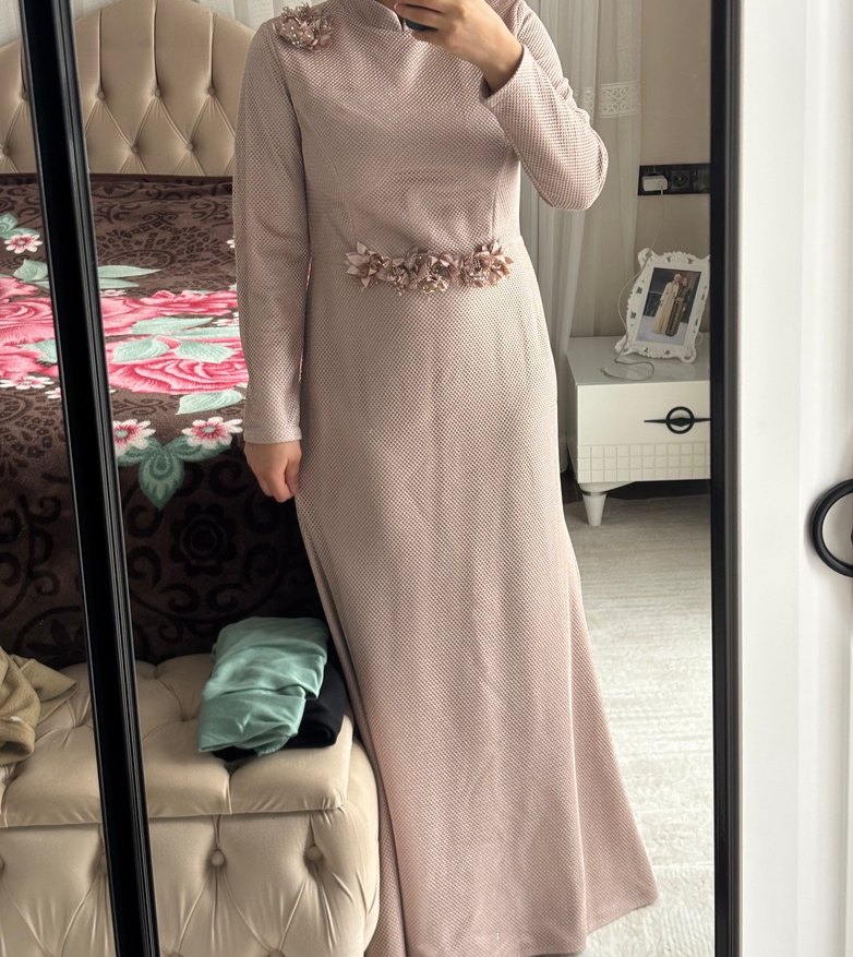 Bej Nakışlı Uzun Kollu Nişan Elbisesi - Görsel 3