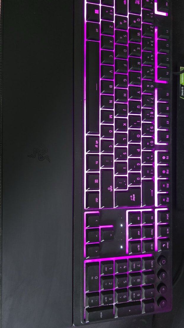 Razer Ornata V3 Çok Renkli Oyun Klavyesi - Görsel 2