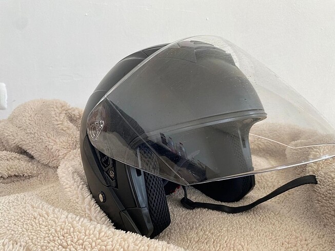 Çok az kullanılmış L beden kask