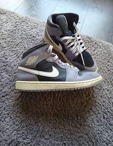 Air Jordan 1 Mid
