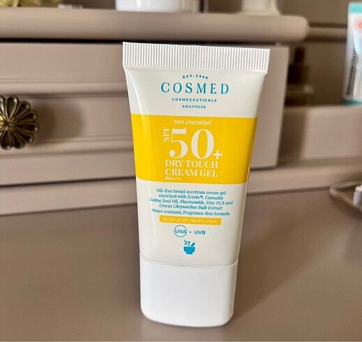 Cosmed Spf 50 Dry Touch Güneş Kremi