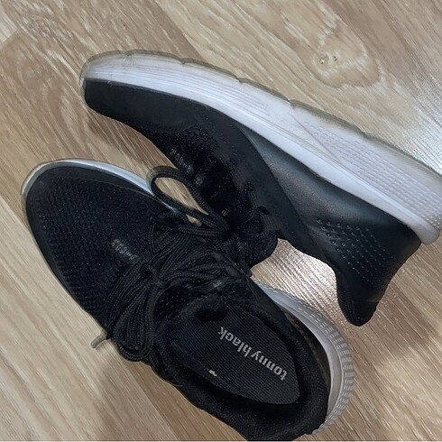 38 Beden Tony black spor ayakkabı
