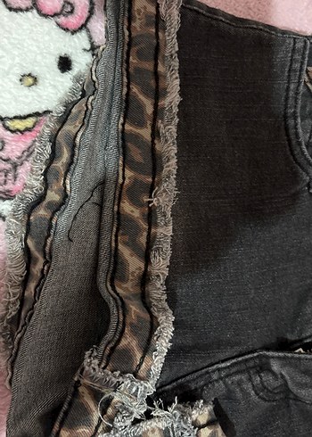 Kahverengi Kürklü Koyu Tie-Dye Mini Kot Şort - Görsel 7