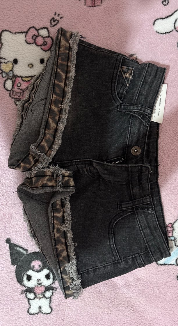 Kahverengi Kürklü Koyu Tie-Dye Mini Kot Şort - Görsel 2