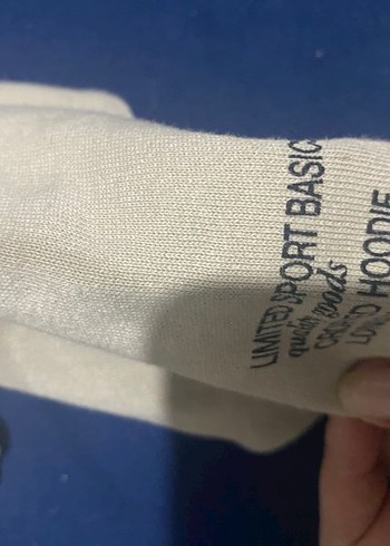 Beyaz Kapüşonlu Crop Sweatshirt - Görsel 3