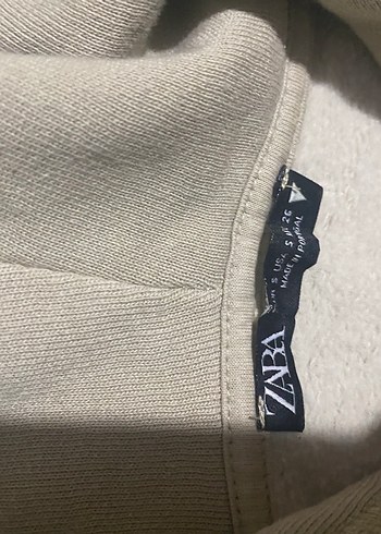 Beyaz Kapüşonlu Crop Sweatshirt - Görsel 2