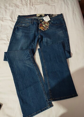 Bershka Jean
