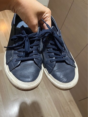 37 Beden lacivert Renk Lacoste spor ayakkabı