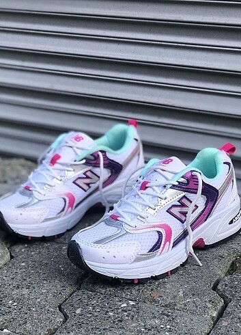 New Balance NEW BALANCE SPOR AYAKKABI MAGAZA ÜRÜNÜDÜR