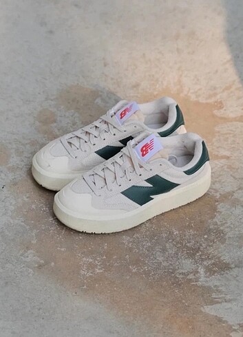 New balance spor ayakkabı sıfır magaza ürünü