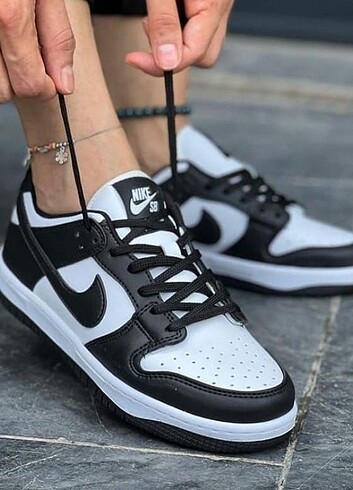 Nike spor ayakkabı magaza ürünüdür